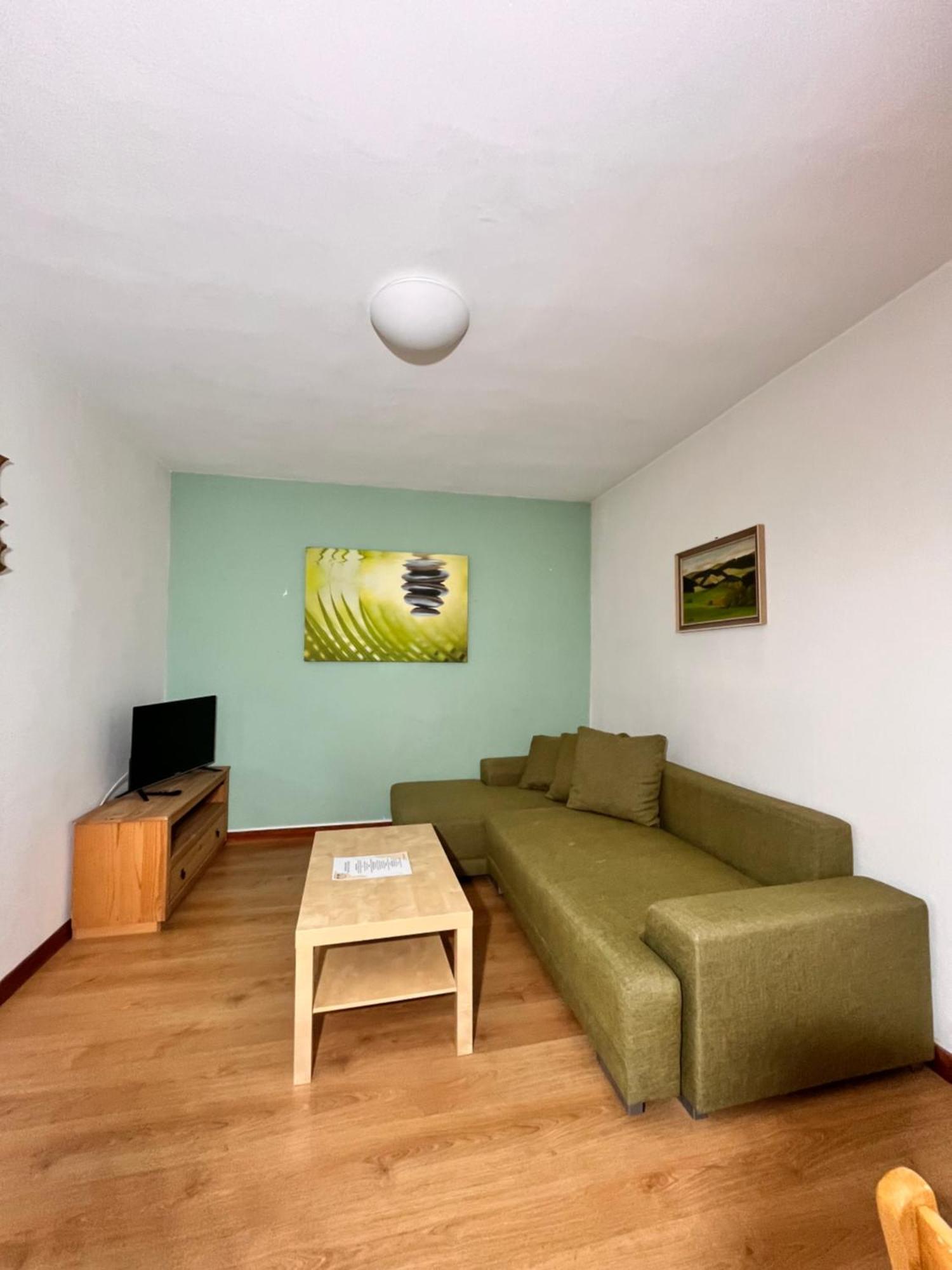 ホテル Vila Morava Liptovský Mikuláš エクステリア 写真
