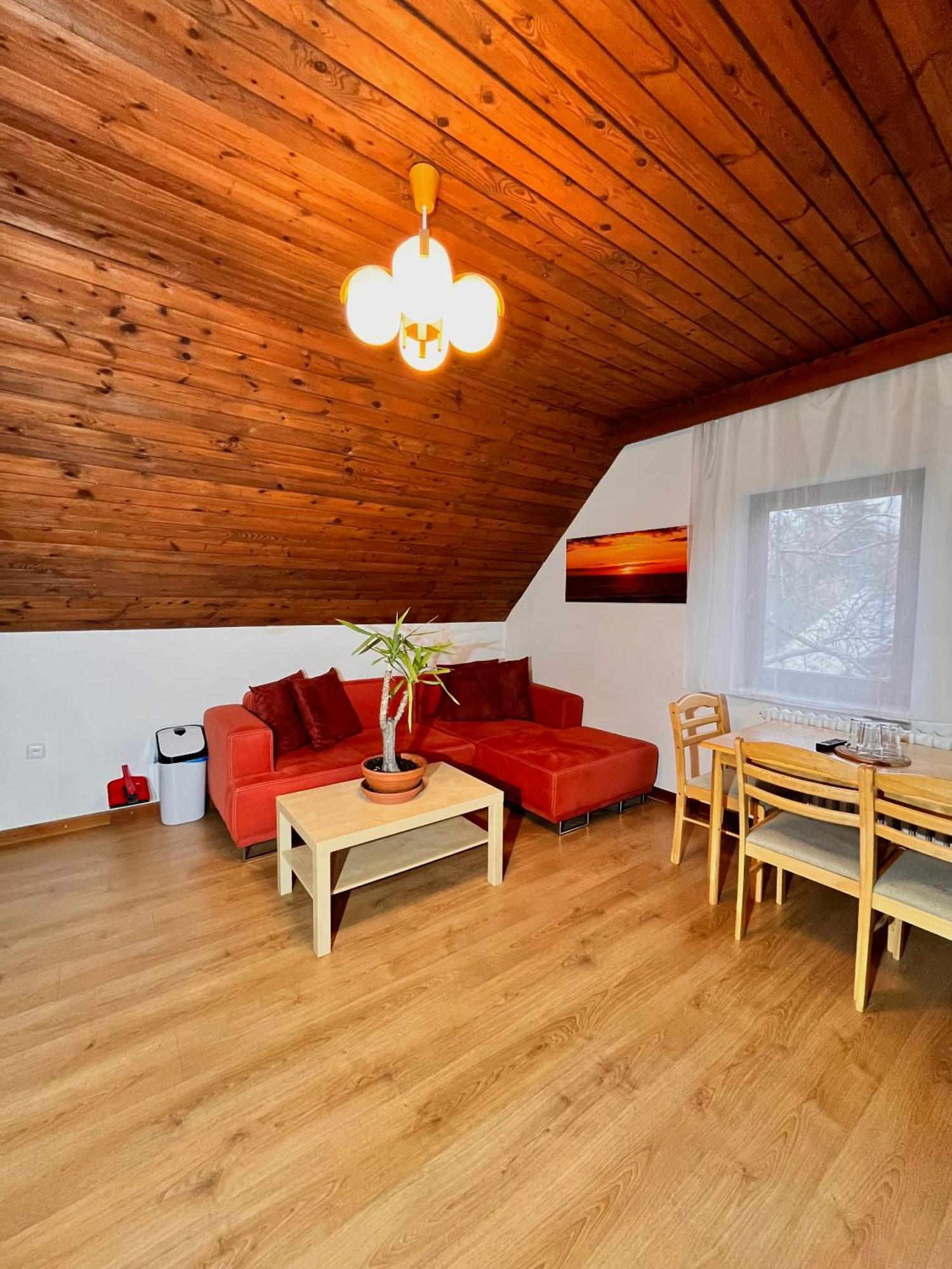 ホテル Vila Morava Liptovský Mikuláš エクステリア 写真